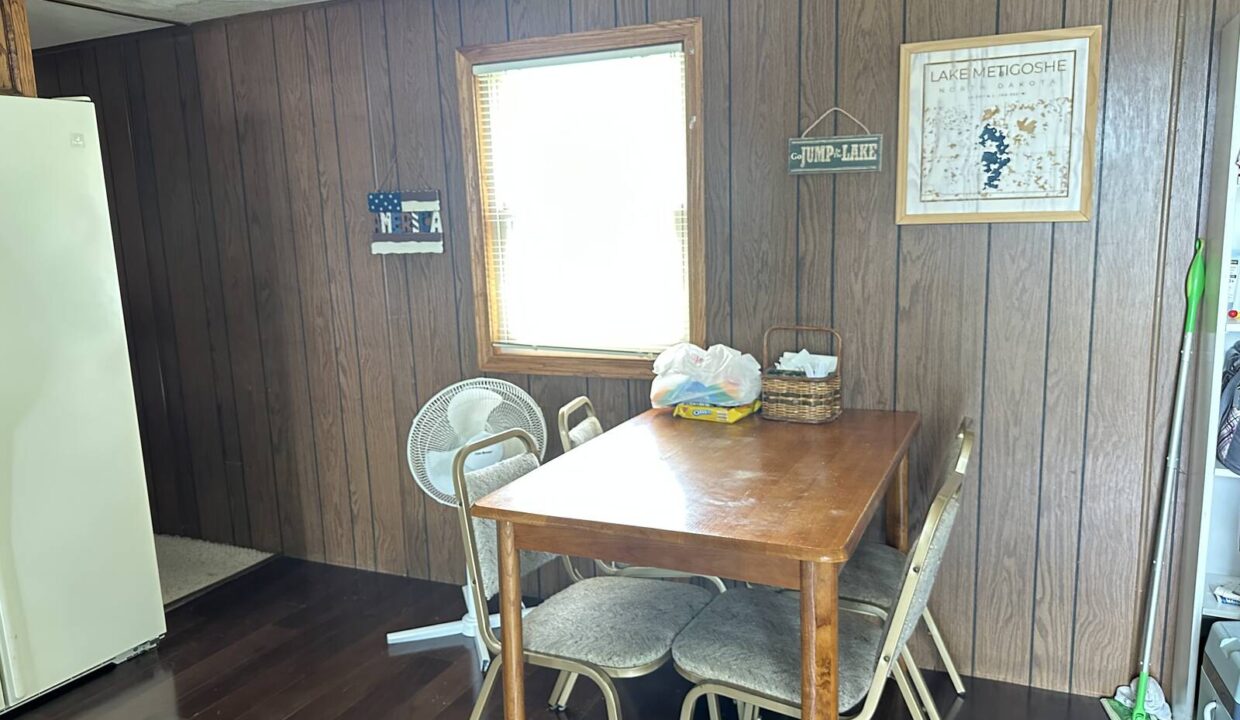 11549350-BYnlQlBJWqZlQFG2