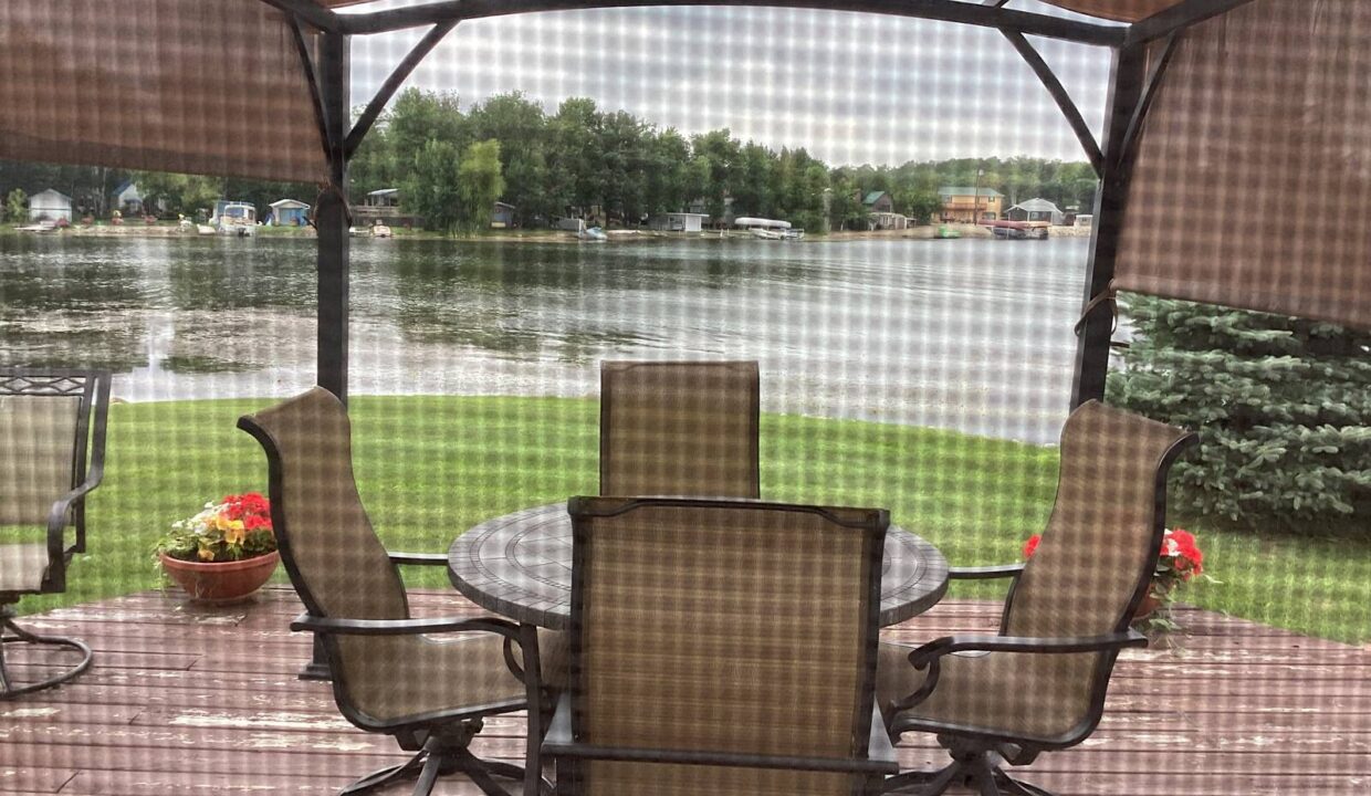 11549508-BJ78YGrN8fBGFyH2