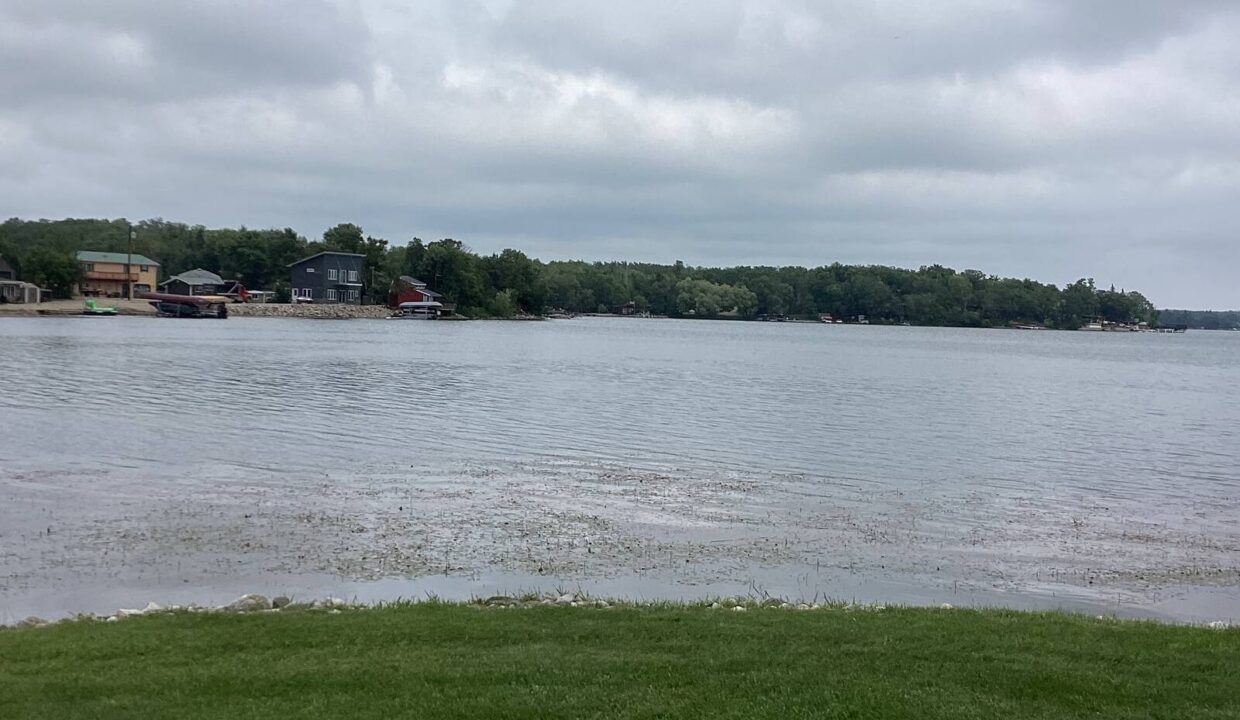 11549508-K3lryt8gMtd9XF4z