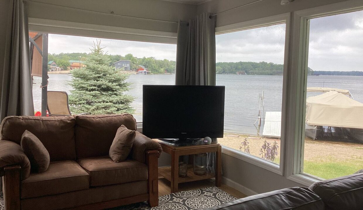 11549508-NwVqWQfWG79MHcbm