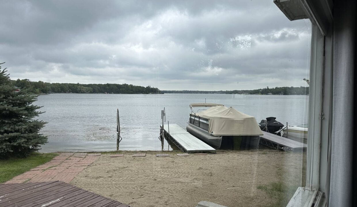 11549508-tWZGqvwlTkf4Vc49